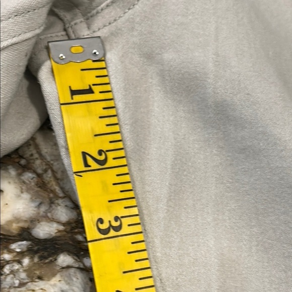 HUE Hi-Rise Ultra Soft Denim Capri Legging - Picture 9 of 13